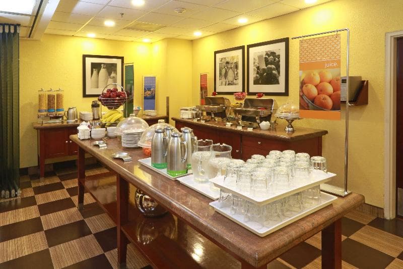 Hampton Inn by Hilton Guadalajara-Aeropuerto 3