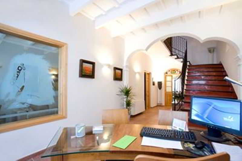 Es Mercadal Hotel 4