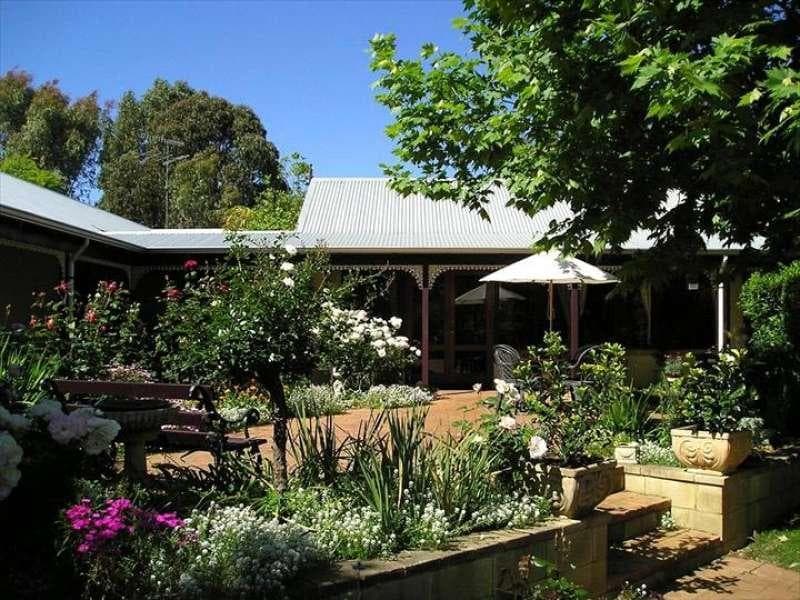 The Noble Grape Guesthouse 3
