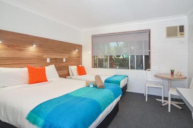 Pleasant Way Motel 5