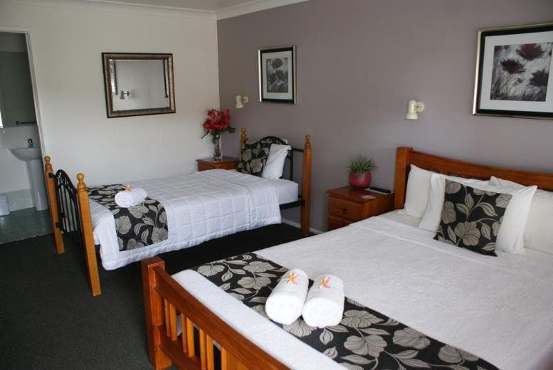 Riverside Motel photo 1