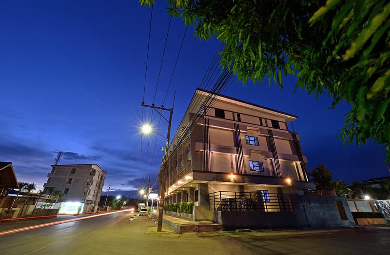 Riverside Hotel 2