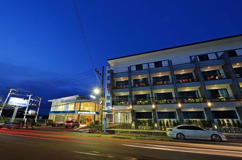 Riverside Hotel 3