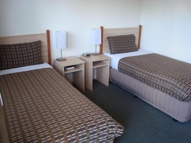 Beachcomber Motel 5