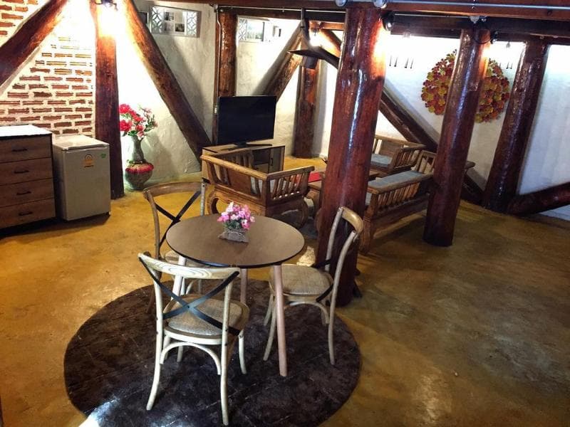 Log Home Boutique 4