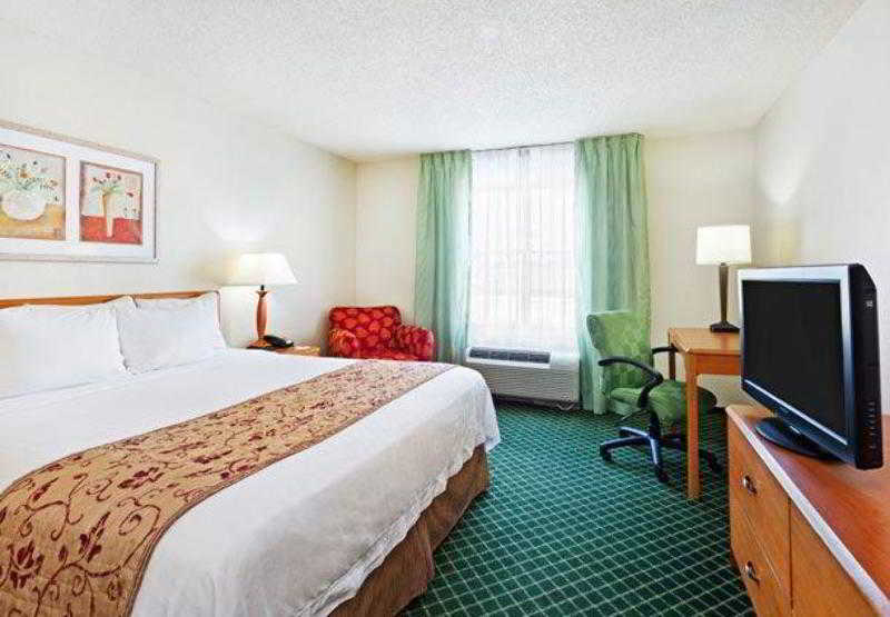 Fairfield Inn & Suites Austin - University Area 5