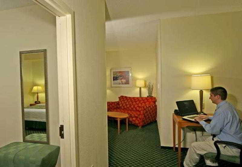 Fairfield Inn & Suites Birmingham Fultondale/I-65 photo 1