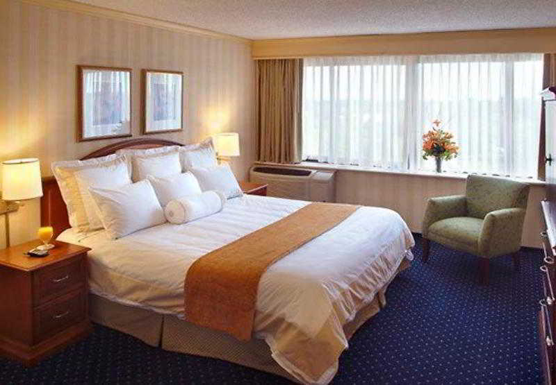 Boston Marriott Peabody 3