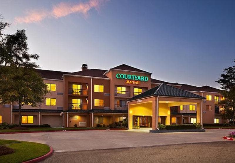 Courtyard Baton Rouge Siegen Lane photo 1
