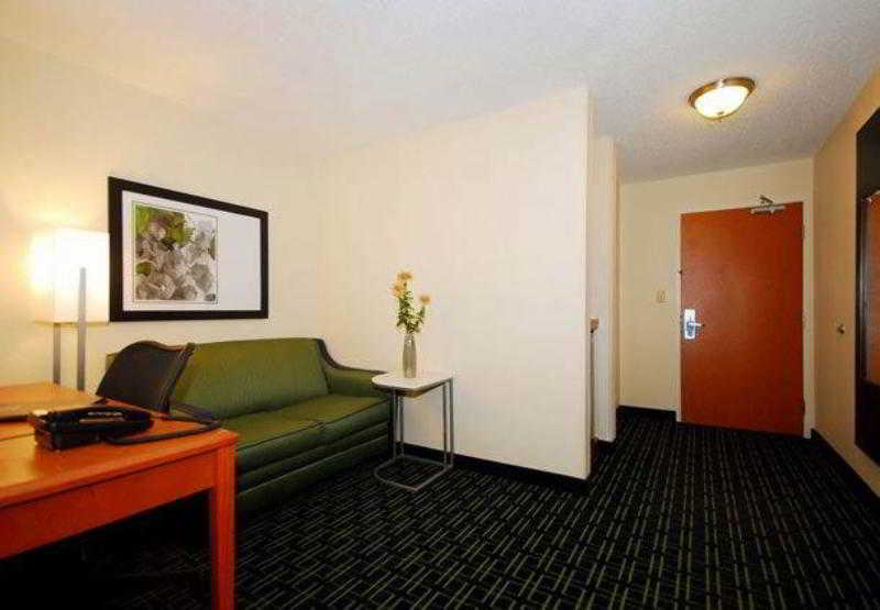 Fairfield Inn & Suites By Marriott Canton 4