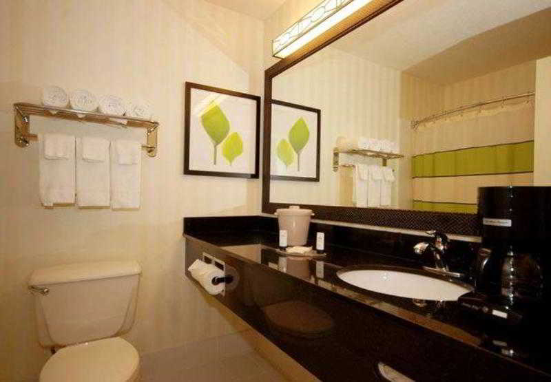 Fairfield Inn & Suites By Marriott Canton photo 1