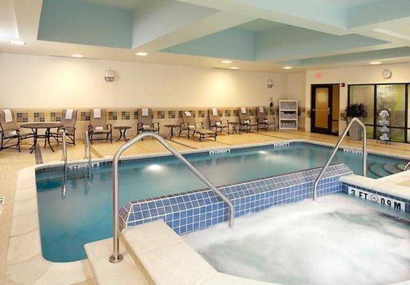 Fairfield Inn & Suites Cumberland 5