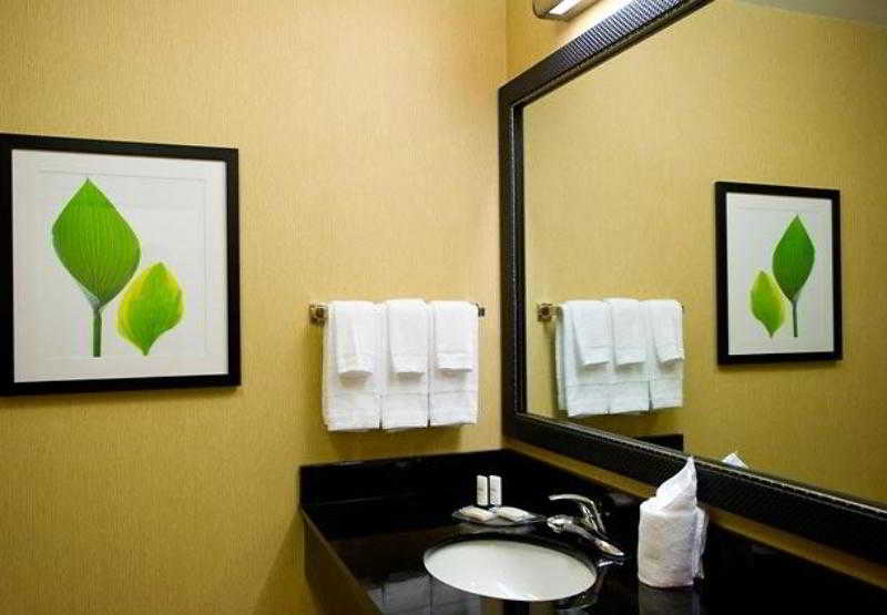 Fairfield Inn & Suites Cleveland 5