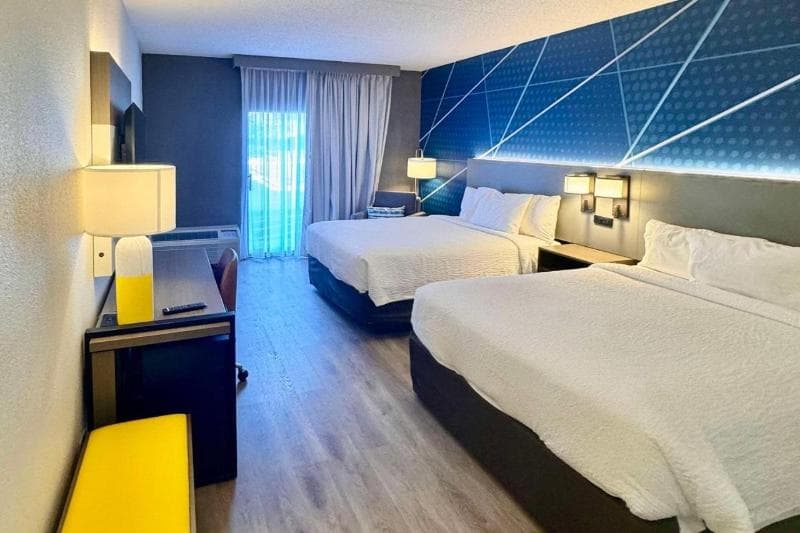 Comfort Inn & Suites 5