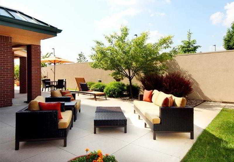 Courtyard Chicago Bloomingdale 5
