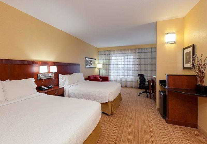 Courtyard Chicago Schaumburg 2