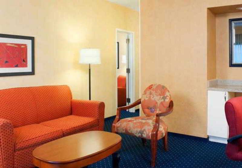 Courtyard By Marriott Chicago Oakbrook Terrace 5