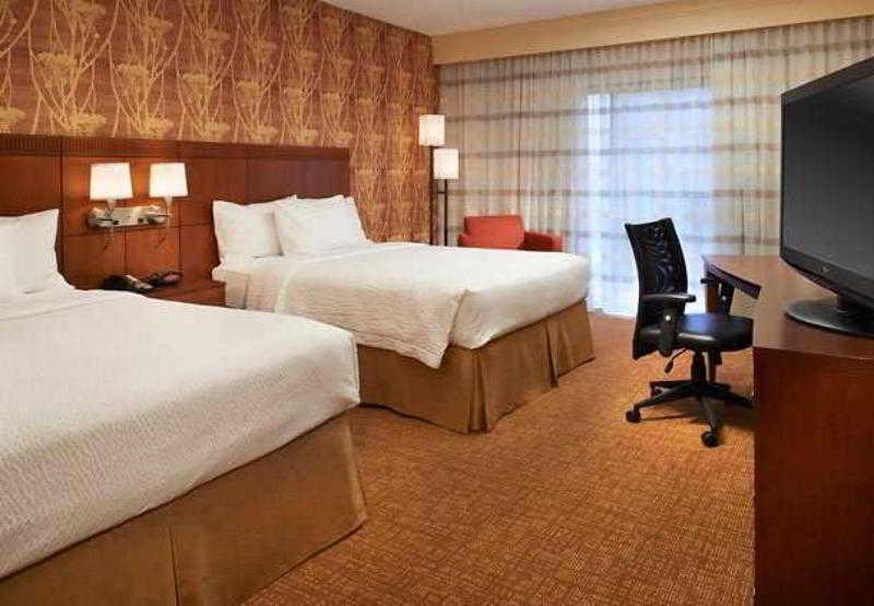 Courtyard By Marriott Chicago Oakbrook Terrace 2