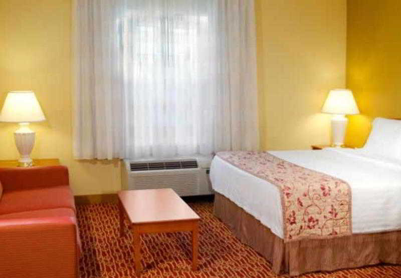 TownePlace Suites Chicago Lombard 5