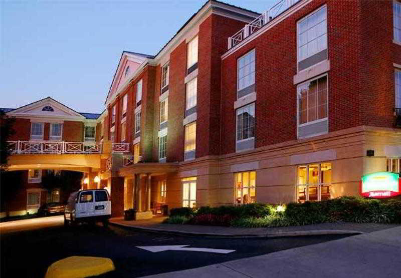 Courtyard Charlottesville - University Medical Center 4