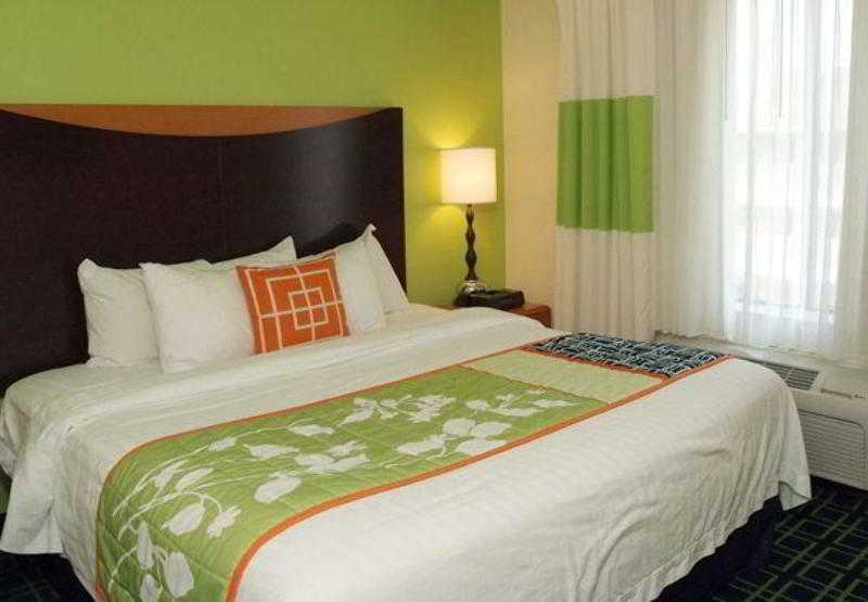 Fairfield Inn & Suites Charleston Airport/Convention Center 5