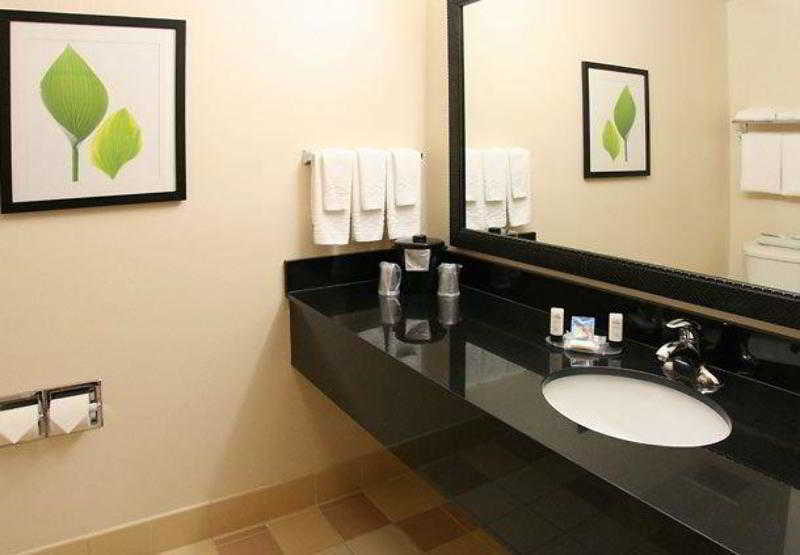 Fairfield Inn & Suites Charleston North/University Area 2