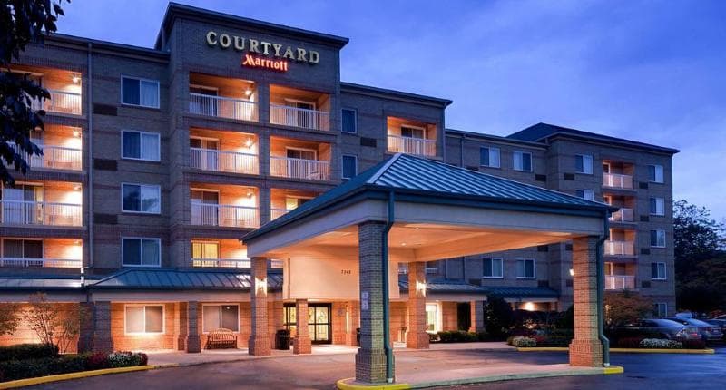 Courtyard Cleveland Airport South photo 1