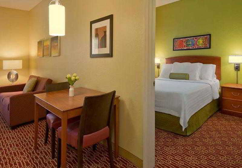 TownePlace Suites Cleveland Westlake 2