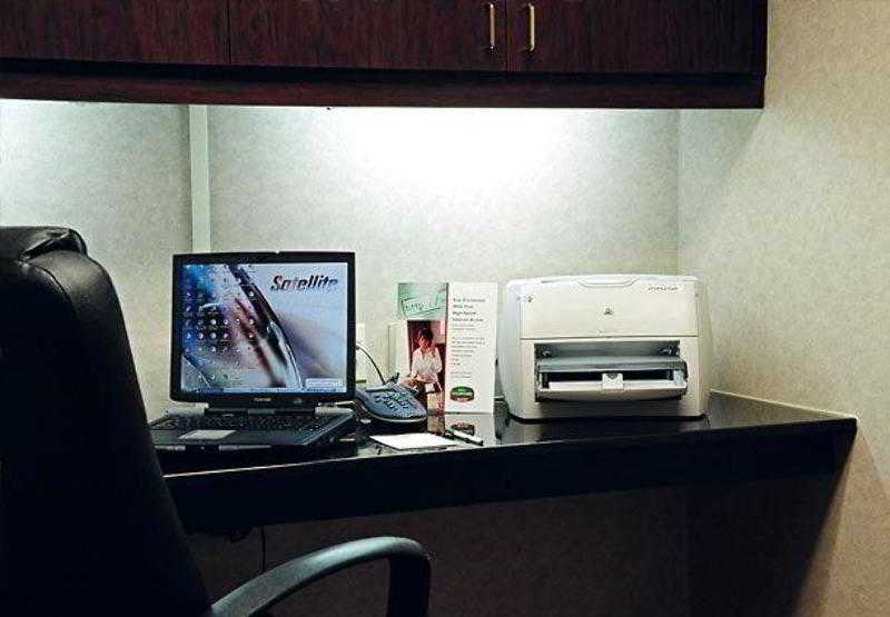 Courtyard By Marriott Cleveland Willoughby 2