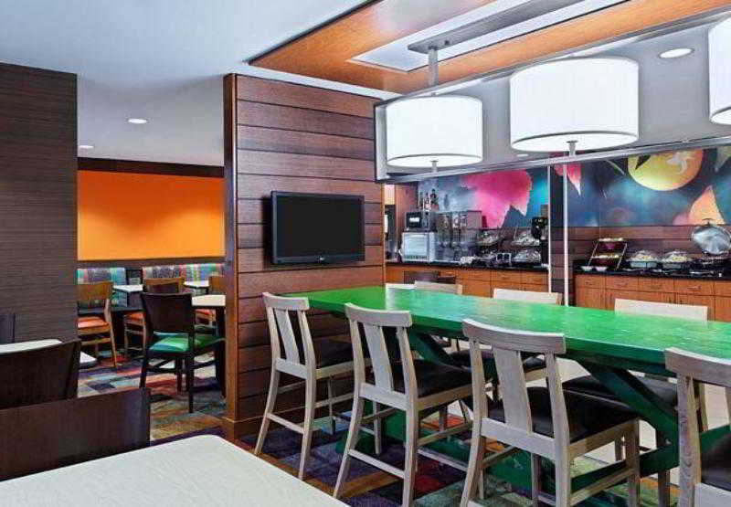 Fairfield Inn & Suites Charlotte Arrowood 2