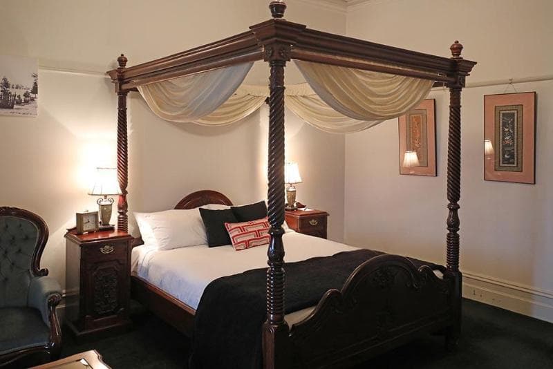 Yarra Glen Grand Hotel main