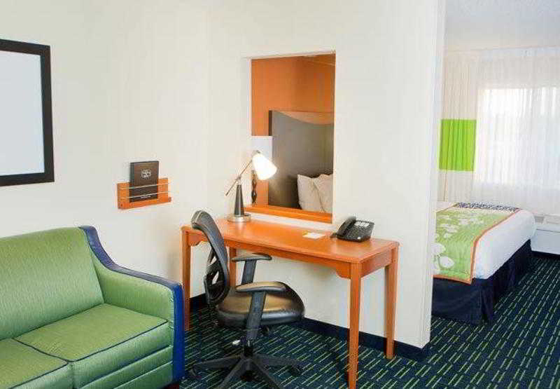 Fairfield Inn Champaign 5