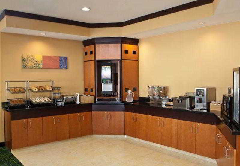 Fairfield Inn Champaign 4