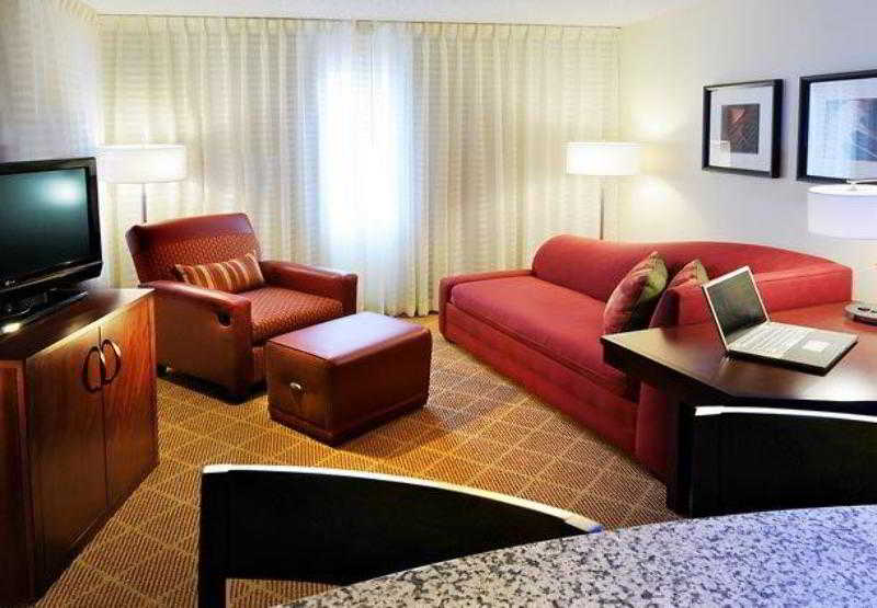 Sonesta Es Suites Dallas Central Expressway 2