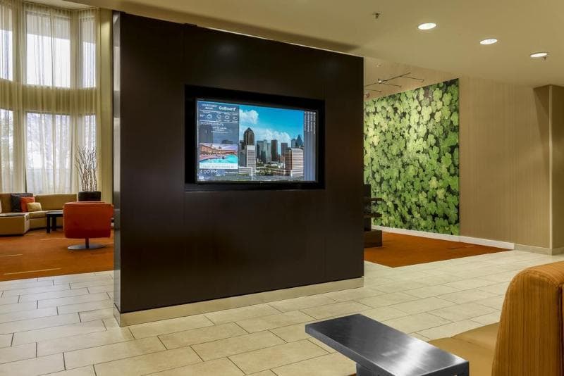 Courtyard By Marriott Lewisville 2