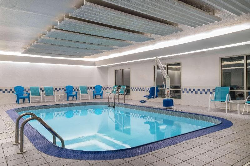 AmericInn by Wyndham Duluth 5