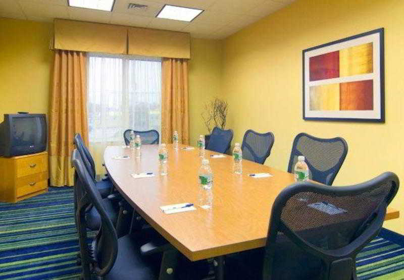 Fairfield Inn & Suites Emporia I-95 photo 1