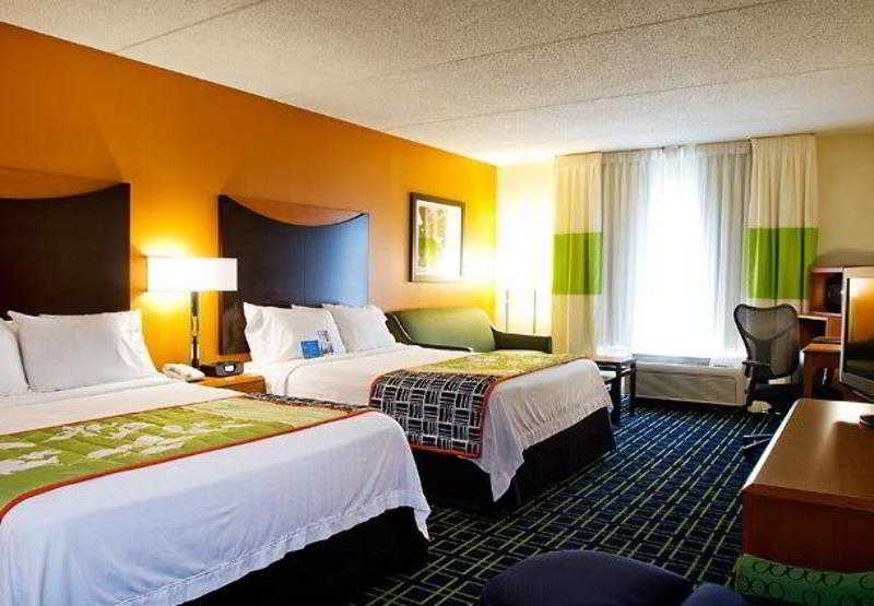 Fairfield Inn Evansville East 4