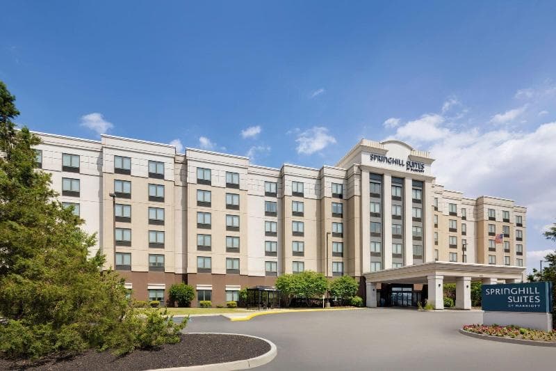 Springhill Suites Newark Liberty International Airport 2
