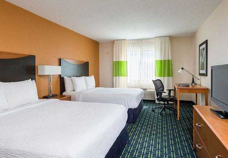 Fairfield Inn & Suites Grand Rapids 4