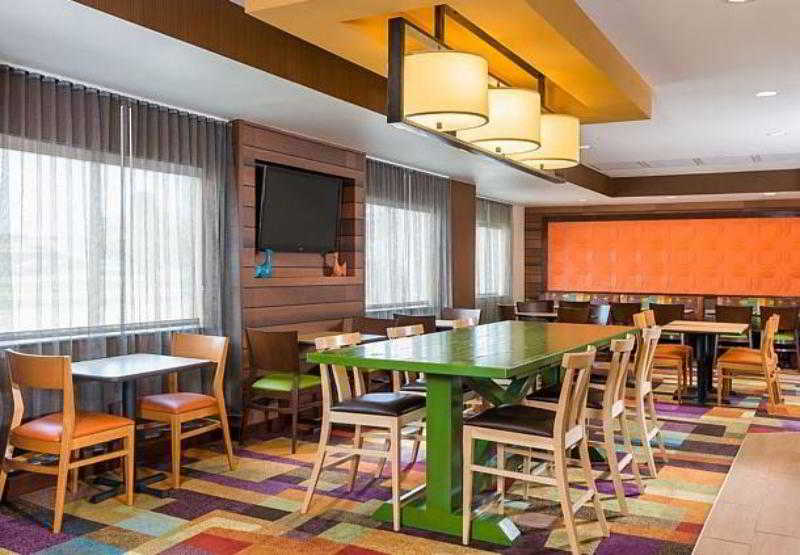 Fairfield Inn & Suites Grand Rapids 3