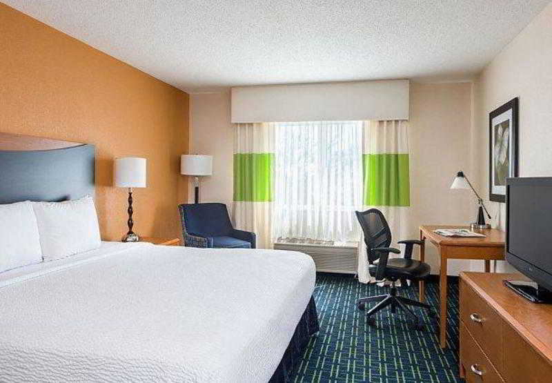 Fairfield Inn & Suites Grand Rapids 5