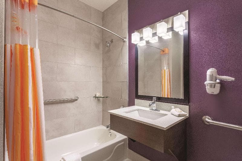 La Quinta Inn & Suites By Wyndham Hopkinsville 4