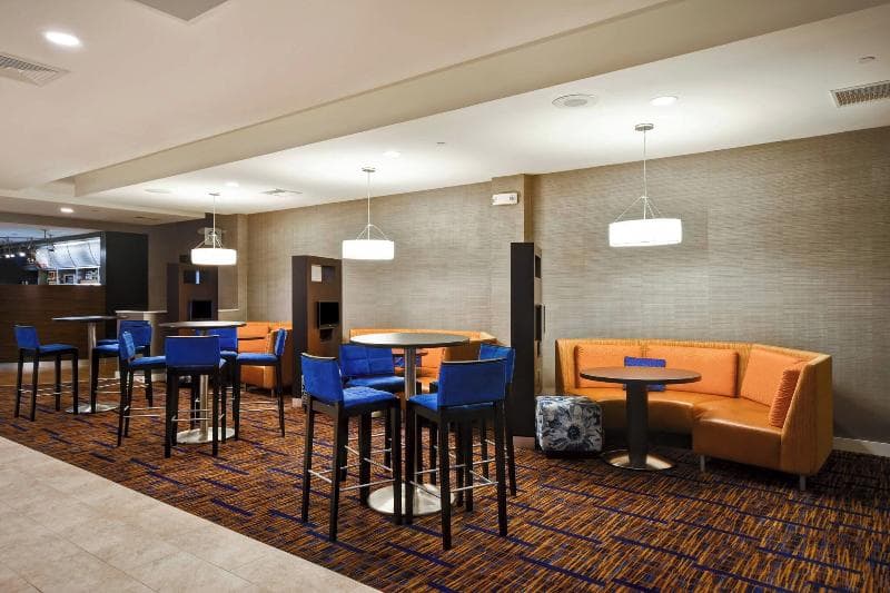Courtyard By Marriott Cape Cod Hyannis 5
