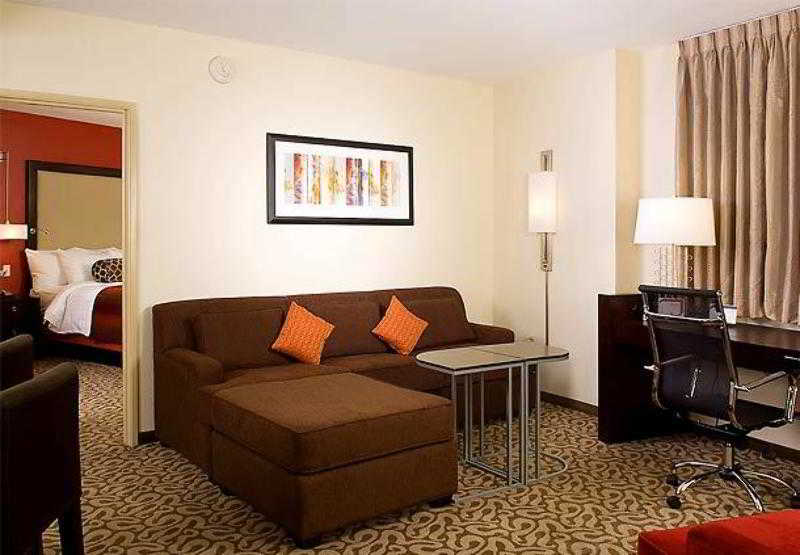 Residence Inn Fairfax City 3