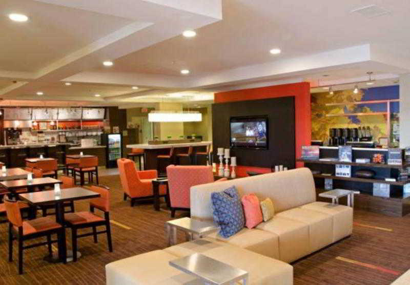 Courtyard By Marriott Wichita East 4