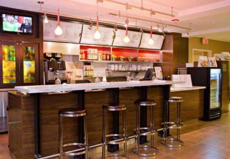 Courtyard By Marriott Wichita East 2