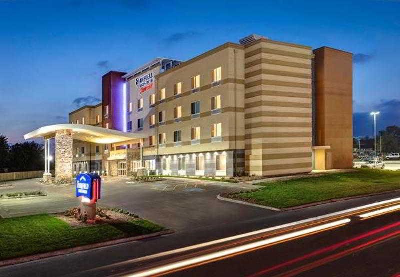 Fairfield Inn & Suites Hutchinson 3