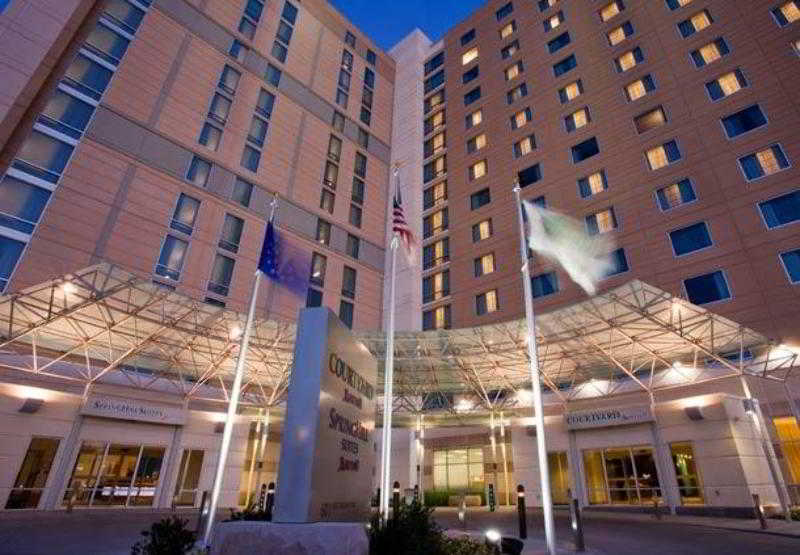 Courtyard Indianapolis Downtown 2