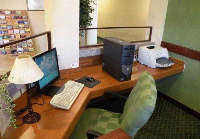 Fairfield Inn & Suites Indianapolis East 3